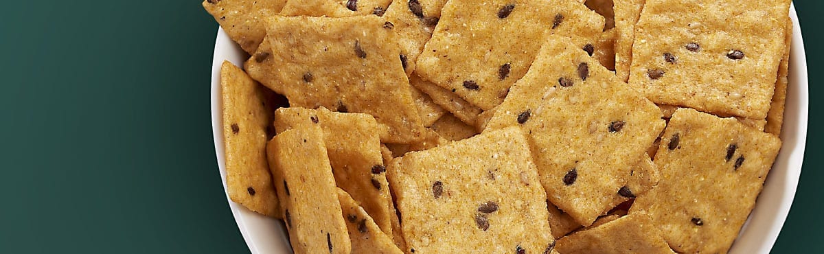 square mini crisps in bowl